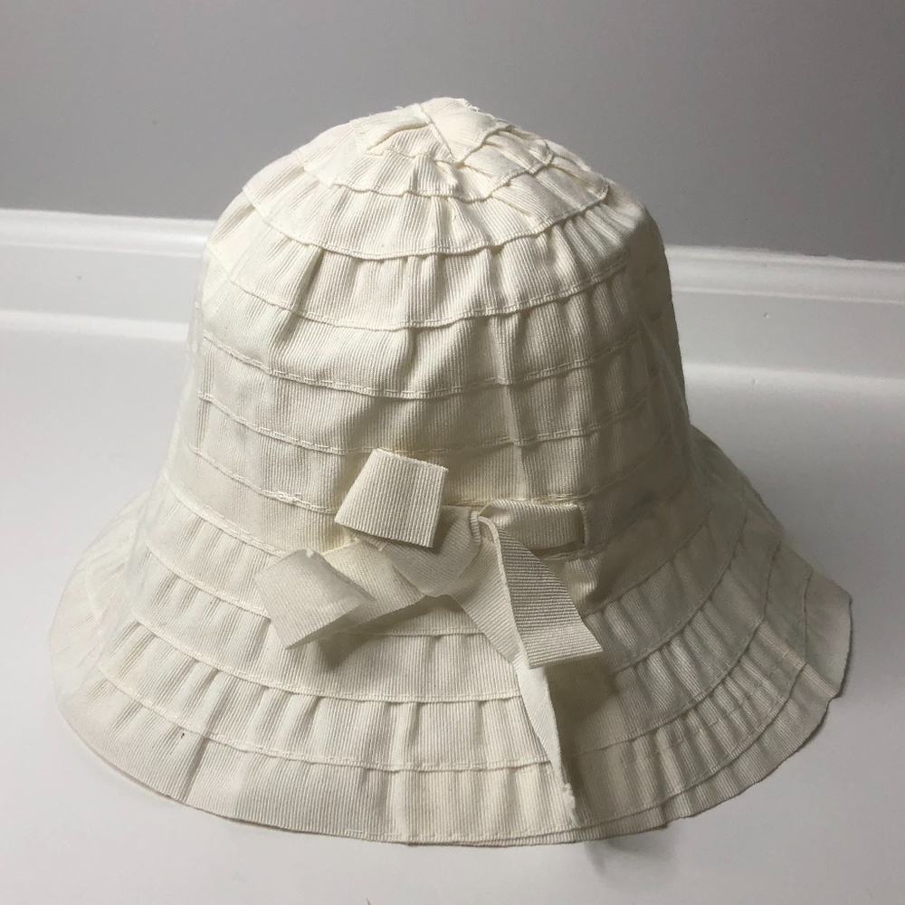 Grevi Cream Striped Cotton Blend Bucket Hat